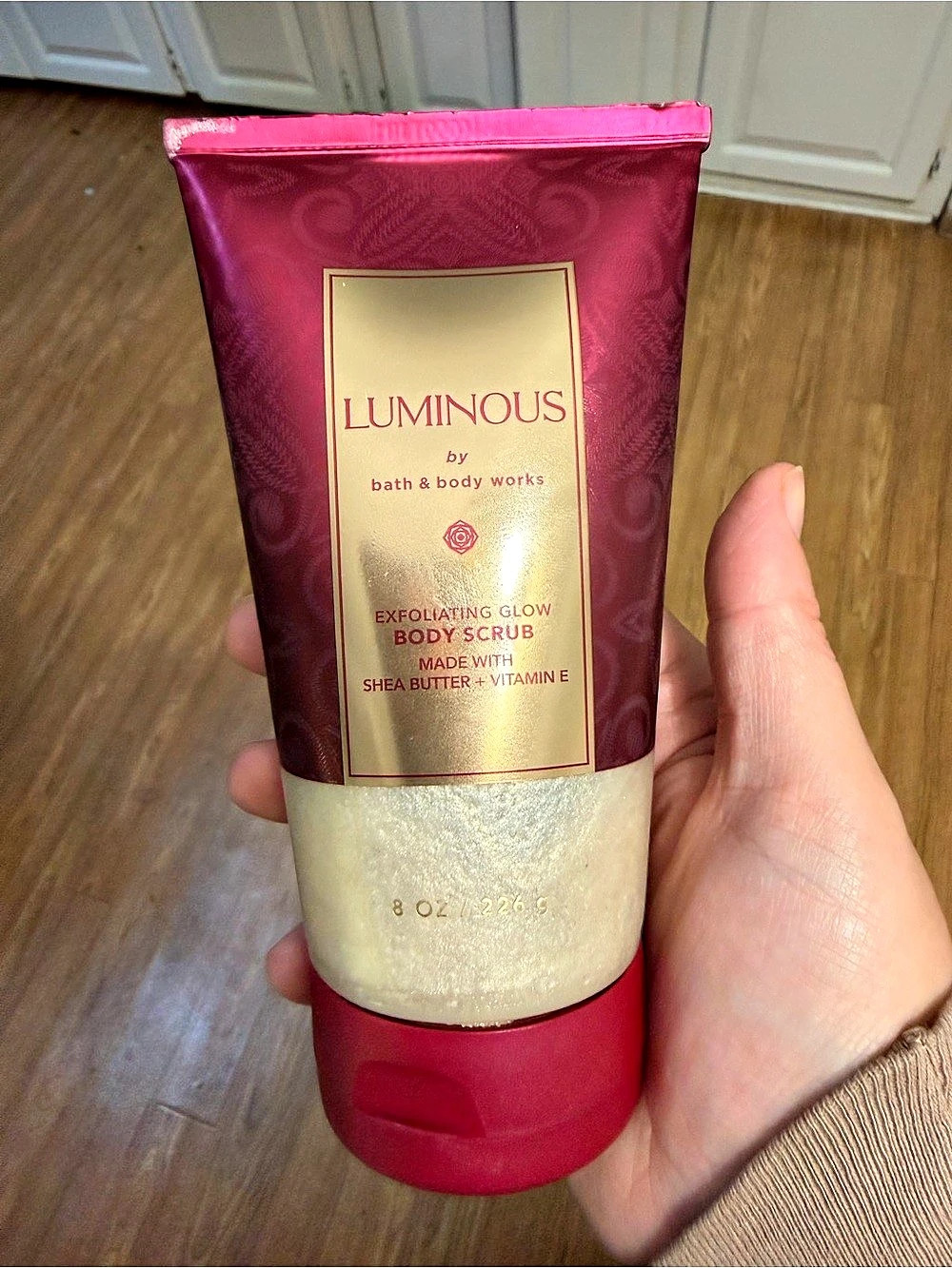 Bath & Body Works Luminous Exfoliating Glow Body Scrub Shea Butter Body Scrub